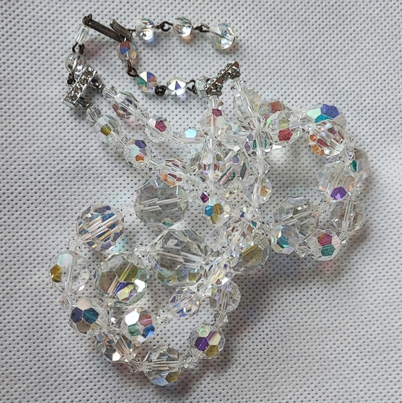 Heavily Faceted Vintage Round Aurora Borealis Clear Crystal Necklace 1950's - Picture 7 of 13